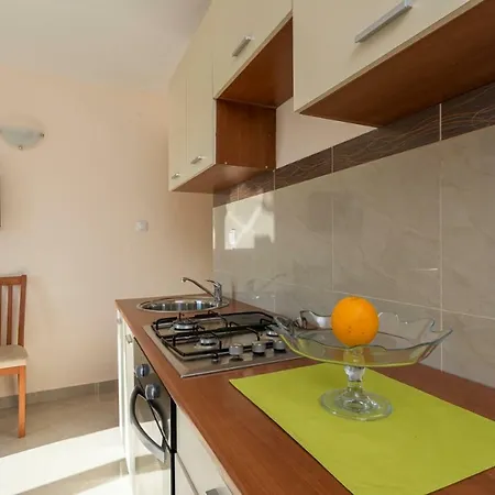 Jadranka Apartment Vinisce
